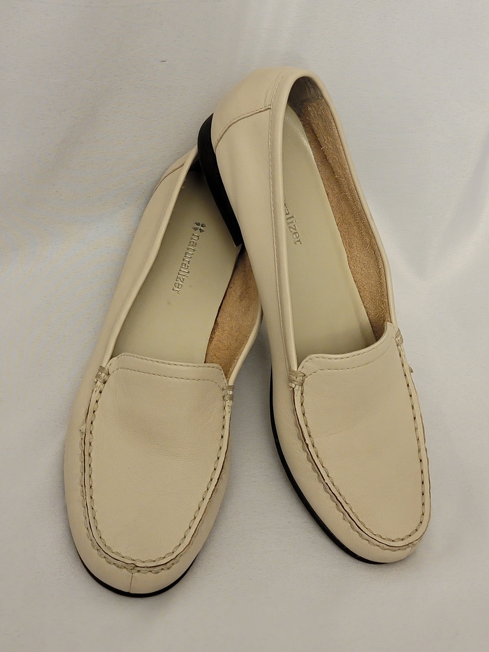 Naturalizer Cream Leather Loafers Size 9N